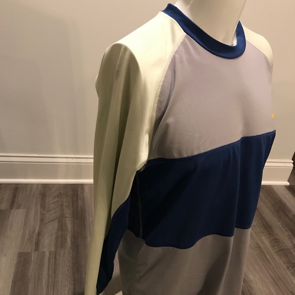 Nike Performance Top - Picture 5 of 10